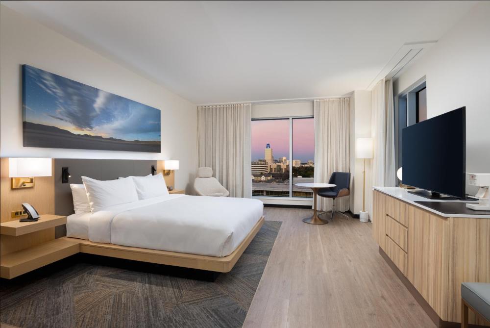Deluxe King Room interior